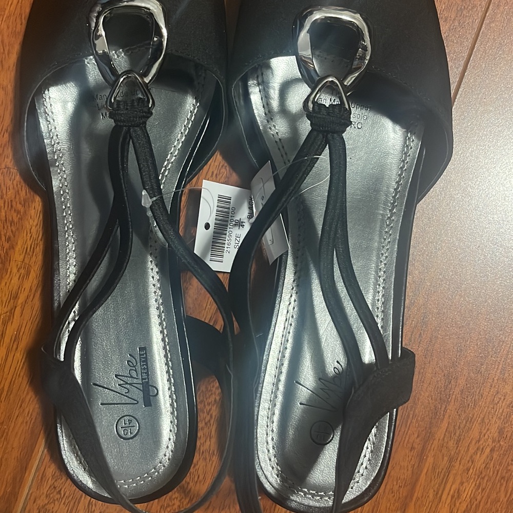Vaneli Black Sandals
